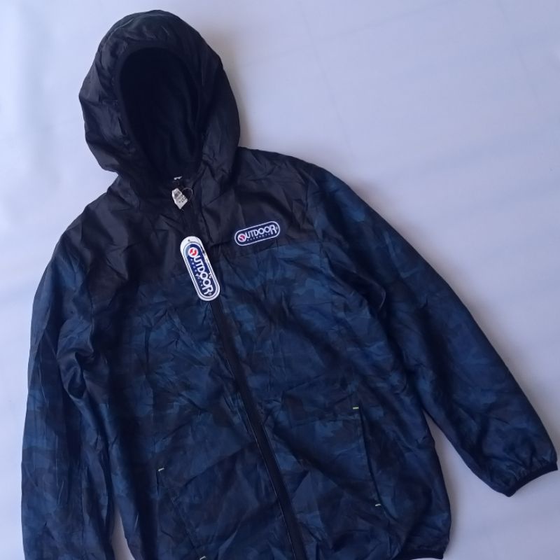 Outdoor products jacket store