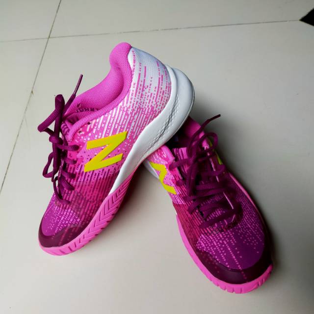 Sepatu tenis shop new balance