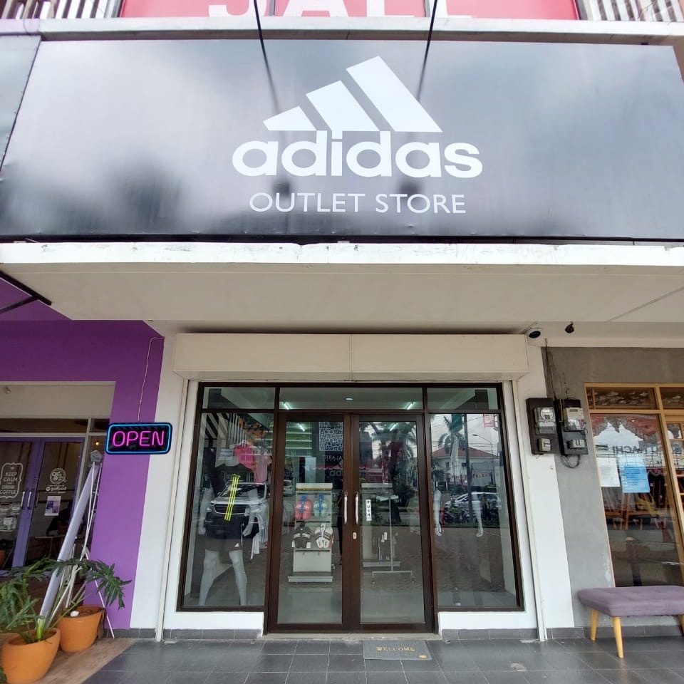 Outlet adidas 2025 di tangerang