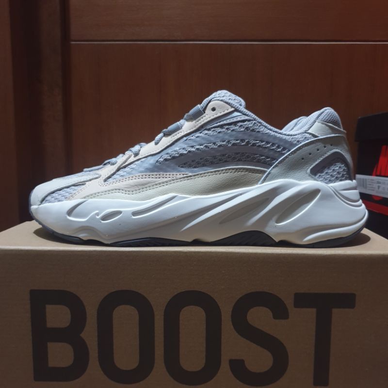 Jual adidas cheap yeezy 700