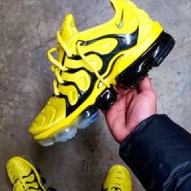 Air vapormax hot sale plus bumblebee