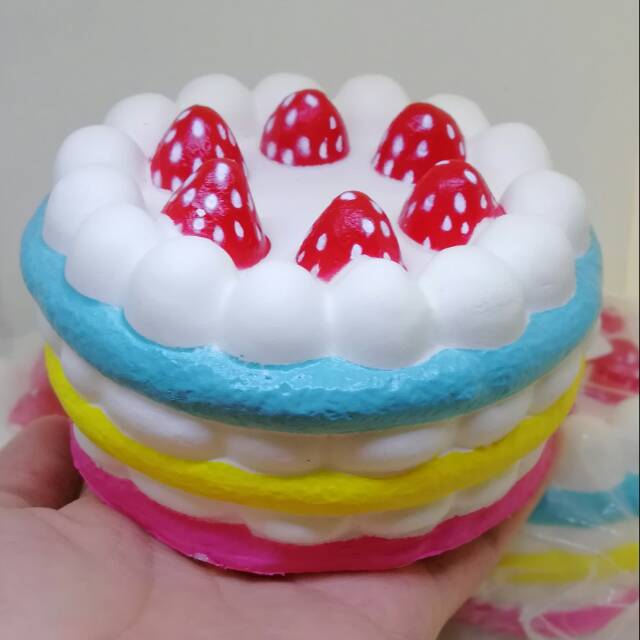 Squishy store strawberry cake