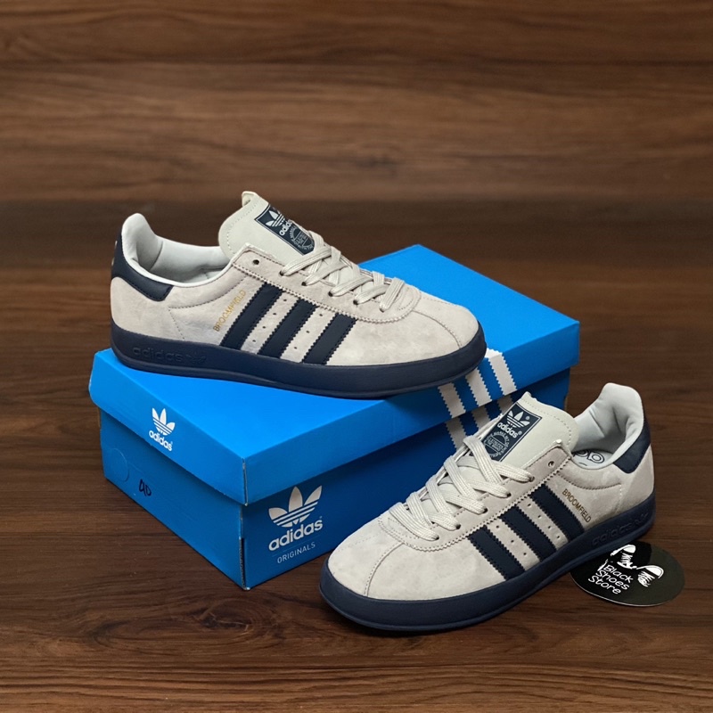 Adidas shop broomfield grey