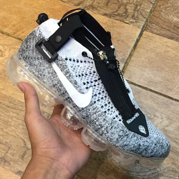 Vapormax deals flyknit zipper