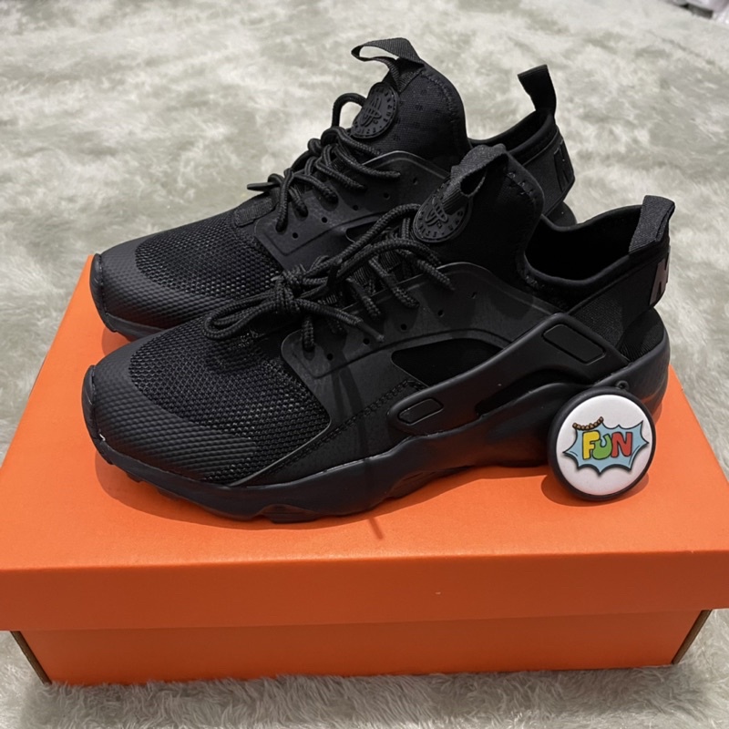 Huarache ultra hotsell triple black