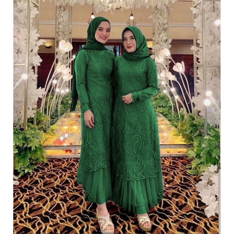 Hijau hotsell emerald dress