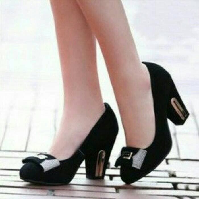 High heels di store shopee