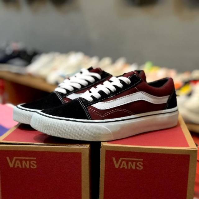 Sepatu vans old outlet skool maroon