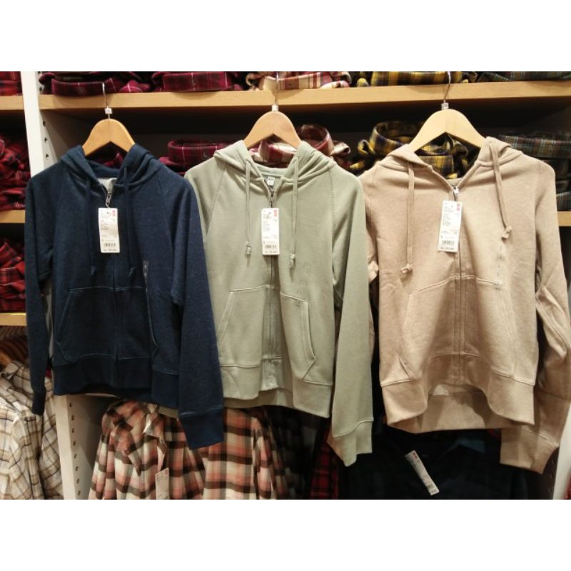 Jaket clearance wanita uniqlo