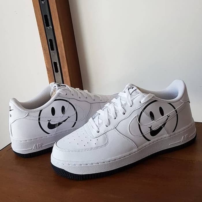 Nike air force outlet 1 smiley face mens