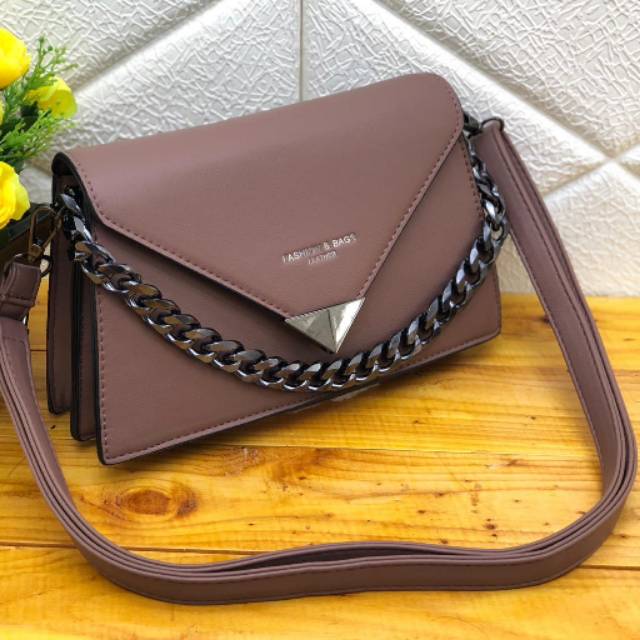 Fashion & bags leather sale