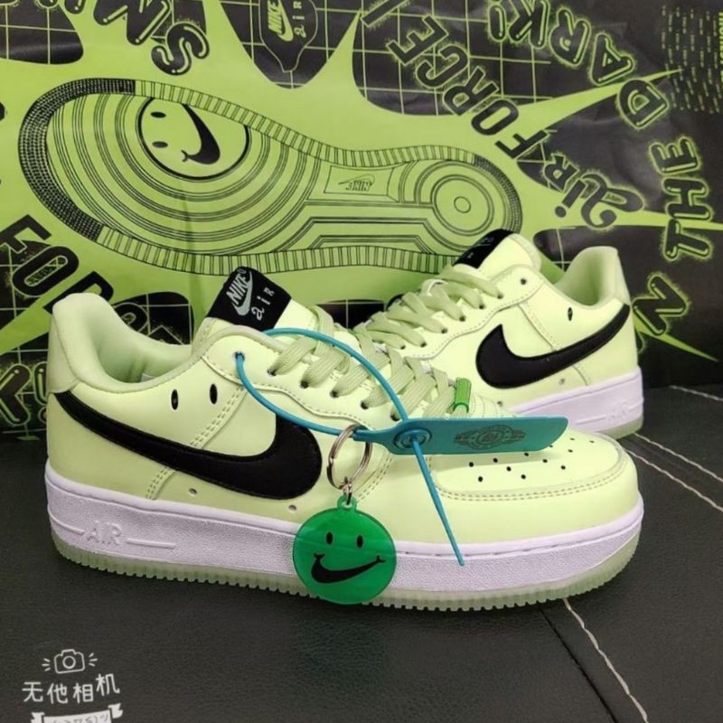 Nike air hotsell force 1 smile