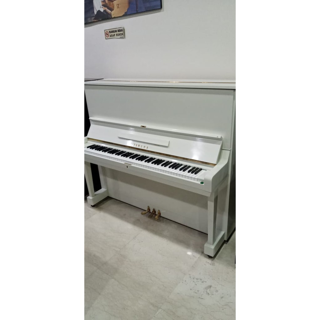 Piano bekas yamaha U3 White