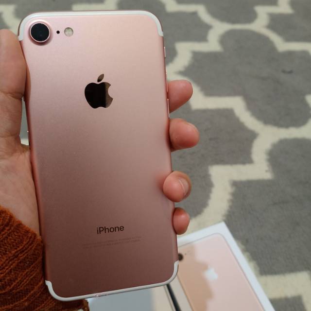 iPhone 付け替える 7 Rose Gold 32 GB au