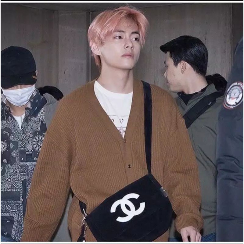 taehyung chanel bag｜TikTok Search