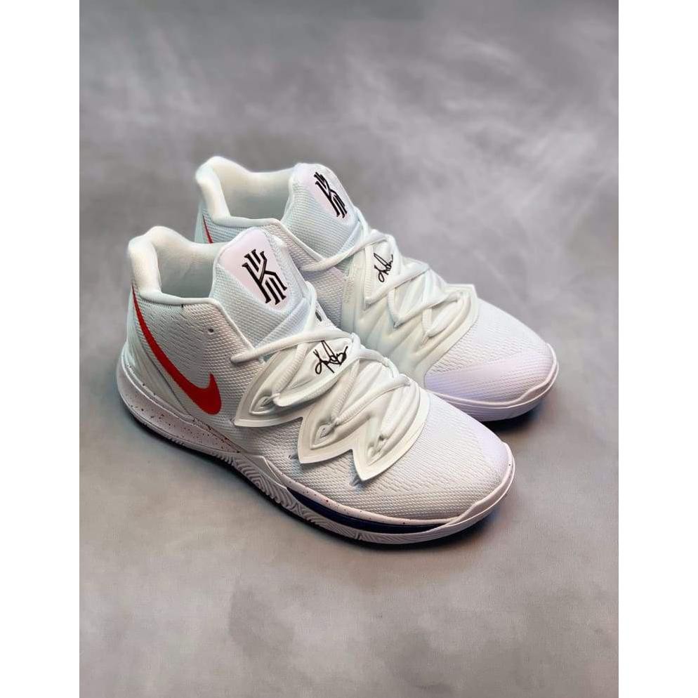 Uconn huskies hot sale kyrie 5