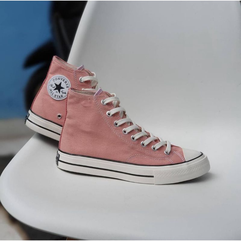 Sepatu converse cream online