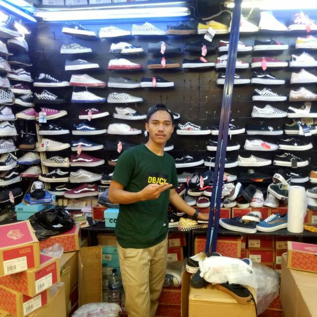 Produk warehousesneakers_store | Shopee Indonesia