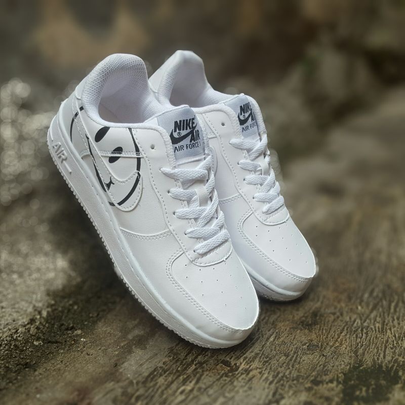 Nike air best sale force 1 smile