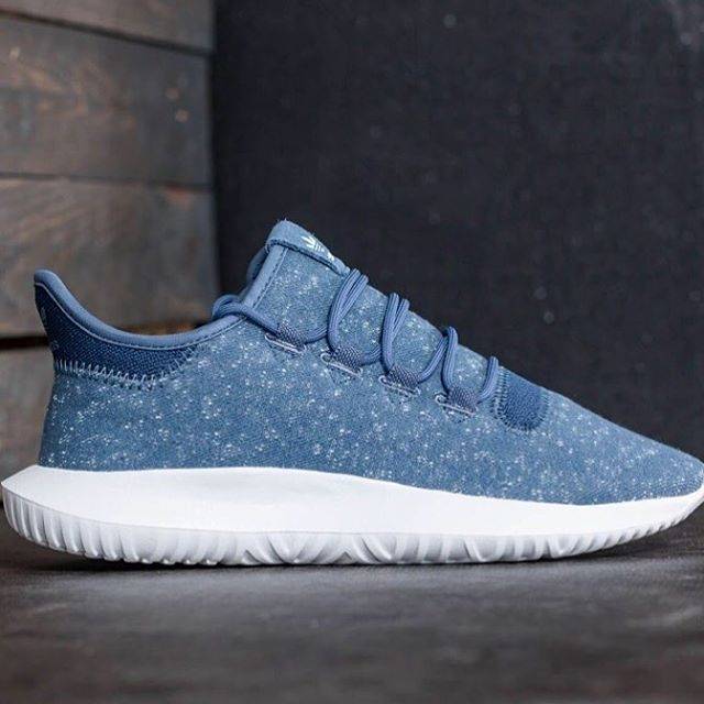 Adidas tubular blu hotsell