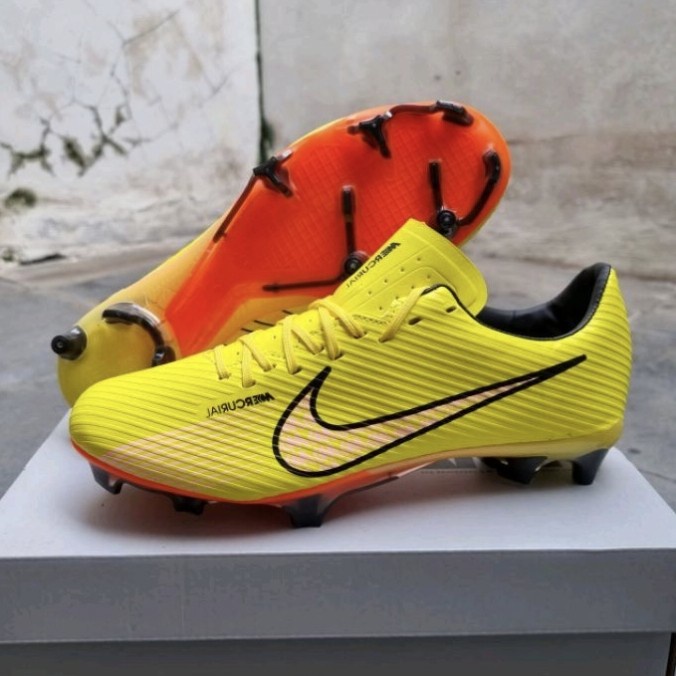 Nike store mercurial kuning