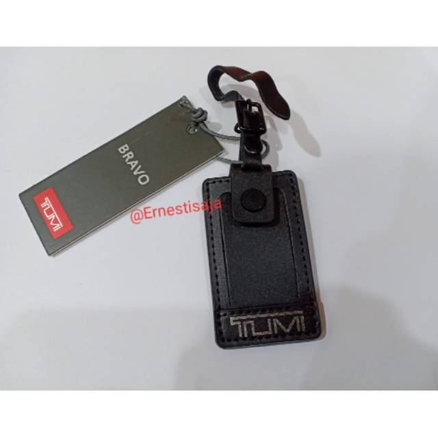 Name shop tag tumi