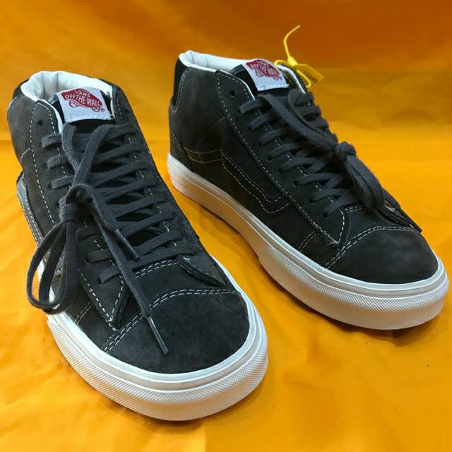 Sepatu best sale vans bali