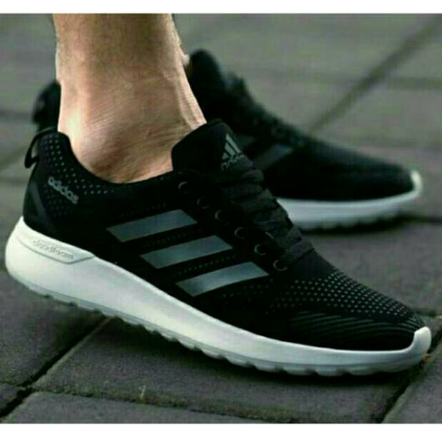 Harga sepatu adidas clearance cloudfoam made in vietnam