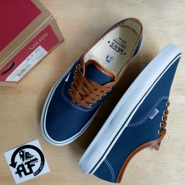 Vans authentic hotsell california navy