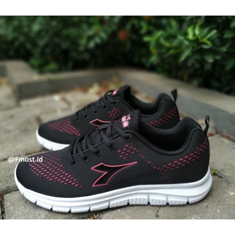 Jual Sepatu Diadora Illasi Black Pink Shopee Indonesia