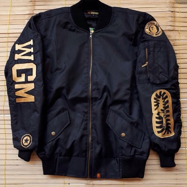 Jaket store bomber bape