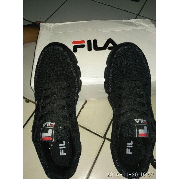 Sepatu cheap fila original