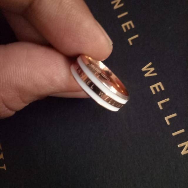 CINCIN WANITA DANIEL WELLINGTON ORIGINAL