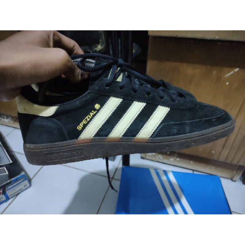 Adidas spezial best sale st patrick black