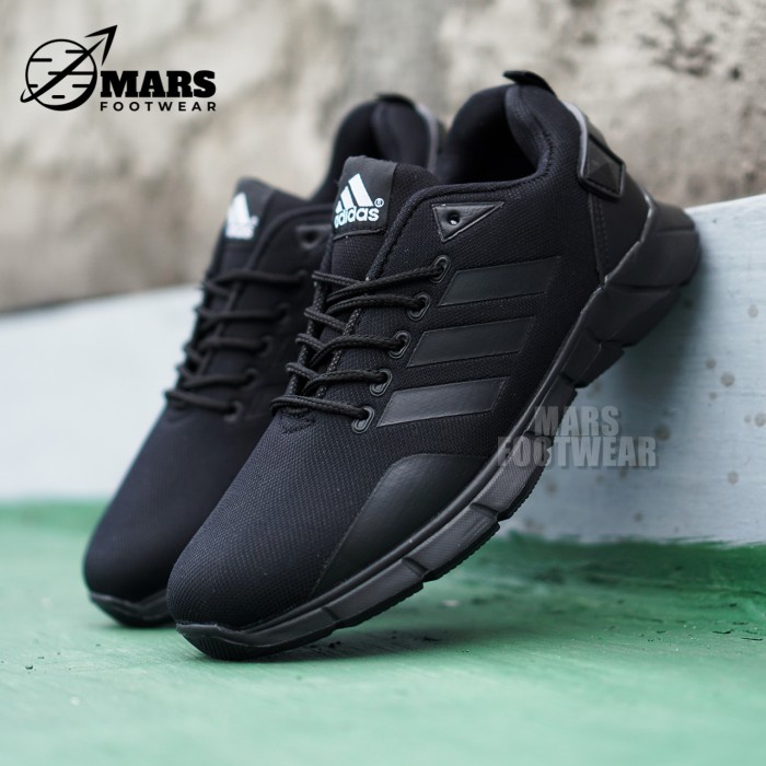 Foto sepatu shop adidas warna hitam