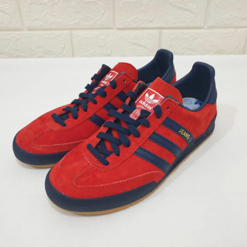 Adidas jeans red store black