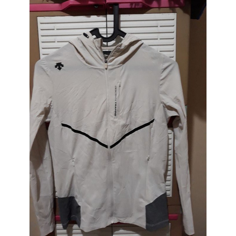 Descente best sale running jacket