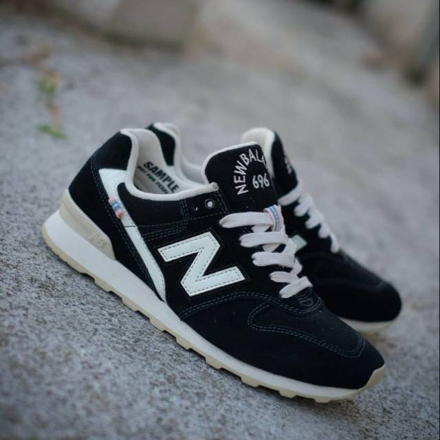 Harga sepatu outlet new balance 696