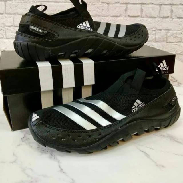 Foto sepatu 2025 adidas jawpaw