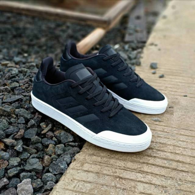 Adidas court sale 70s black