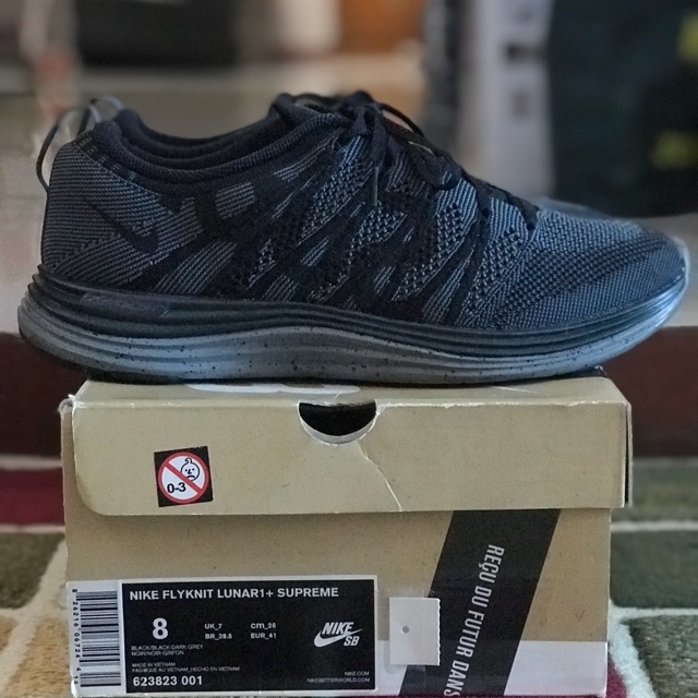 Flyknit lunar 1 supreme