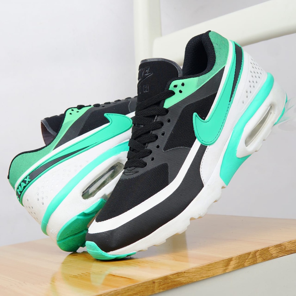 sneaker nike terbaru