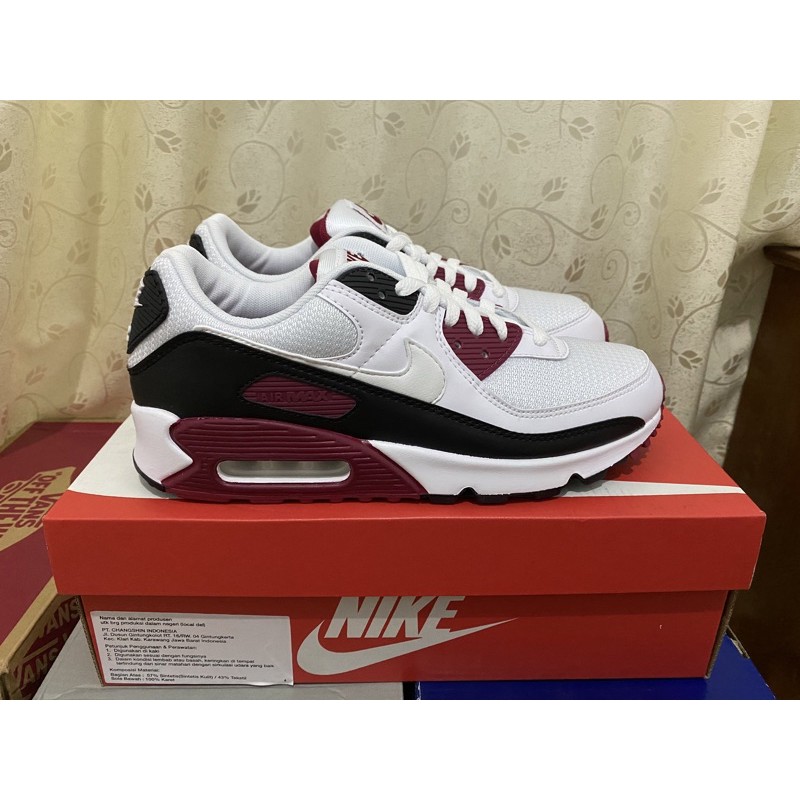 Nike air hotsell max merah maroon