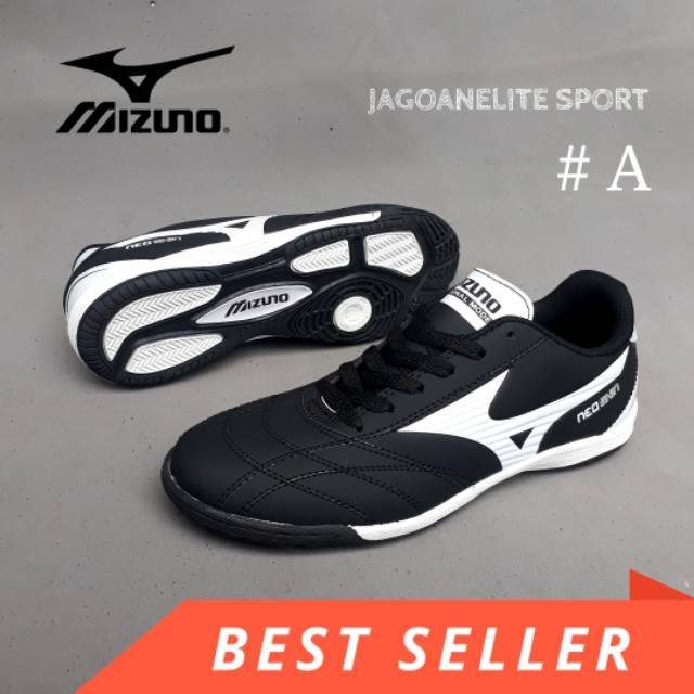 Foto sepatu futsal outlet mizuno