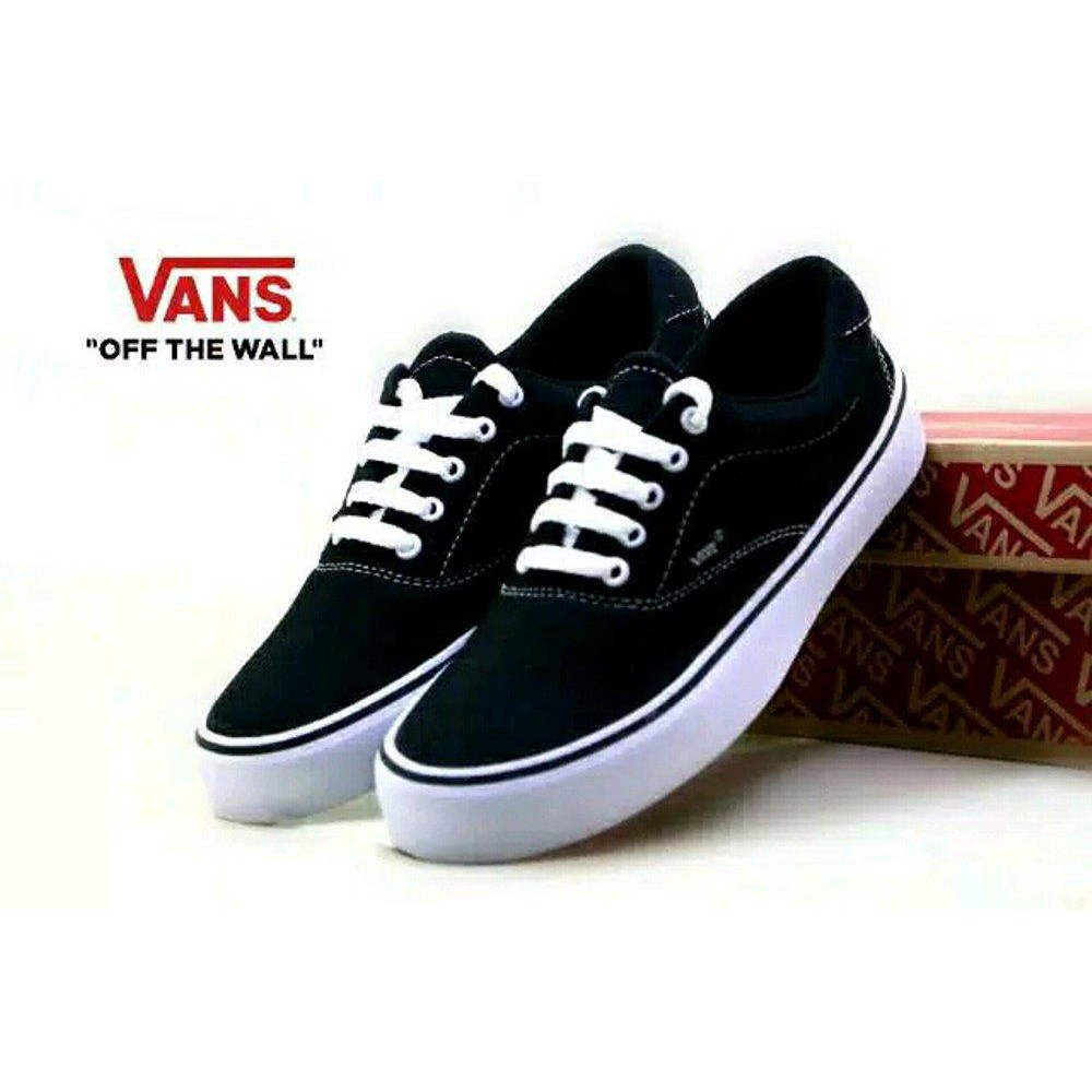 Model sepatu shop vans authentic black