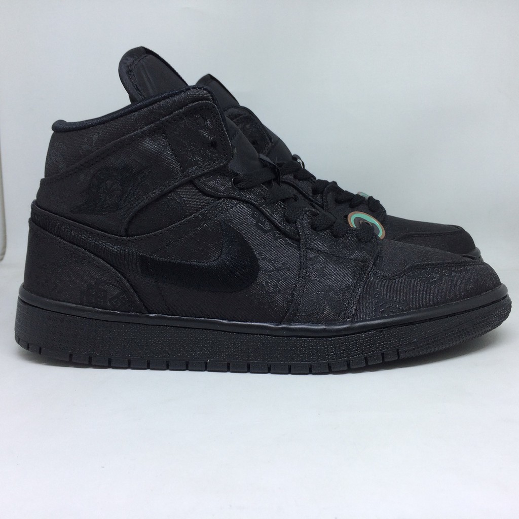 Nike air jordan clearance 1 mid fearless black