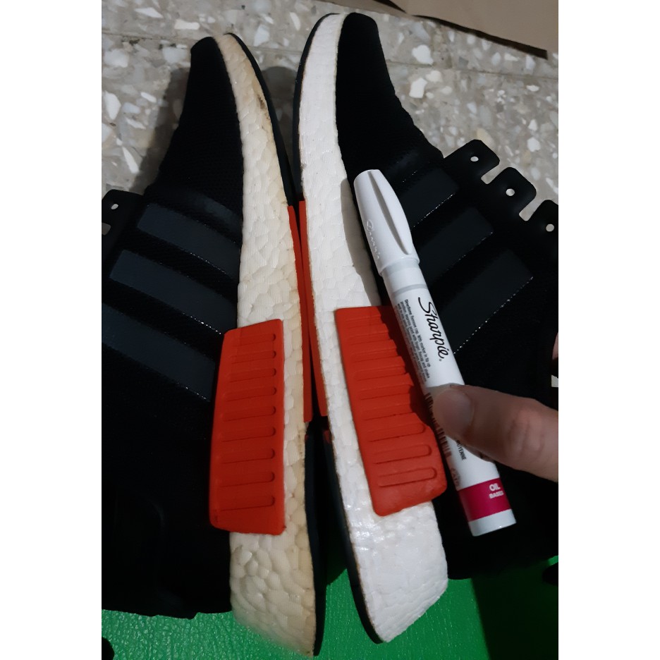 Repaint store boost nmd