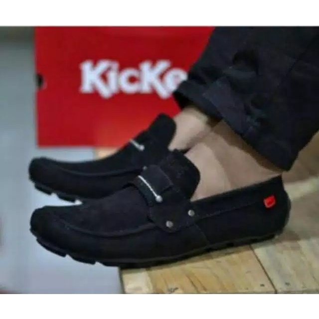 Sepatu slip deals on kickers