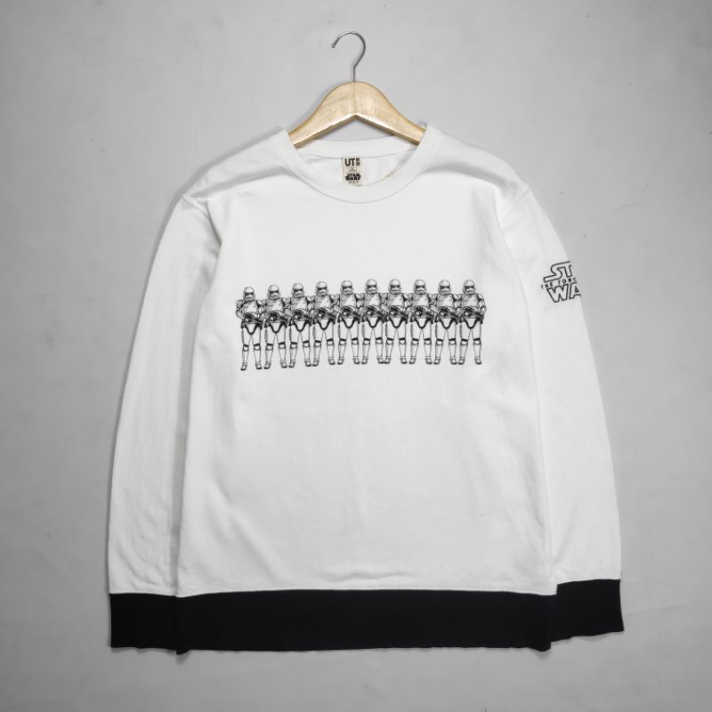 Jual CREWNECK UNIQLO X STARWARS | Shopee Indonesia