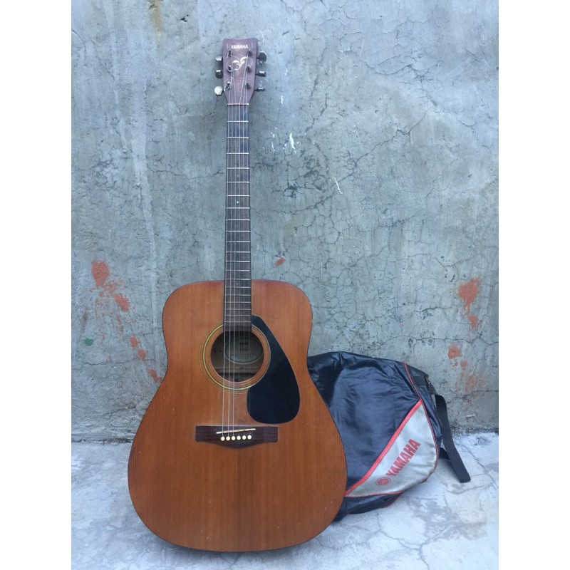 Yamaha on sale f210 guitar